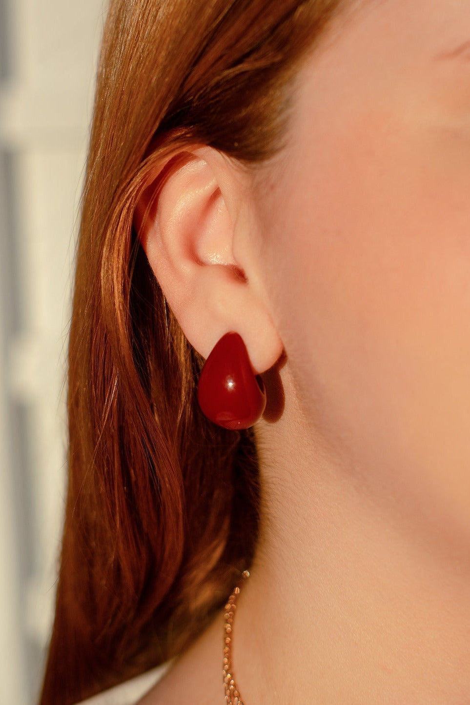 BRINCOS DE RESINA BORDÔ